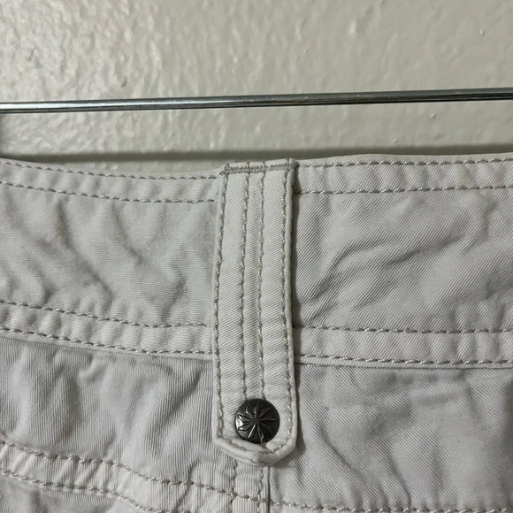 Y2K Athelta off white shorts lots of details very 2000s Size 12 chino material - Picture 5 of 5